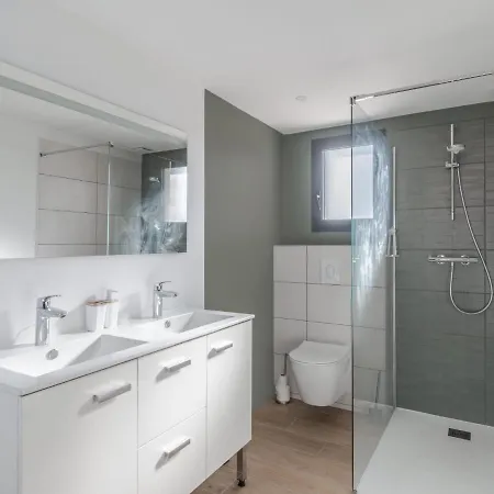 Ocean By Interhome * كونتيس لو بين